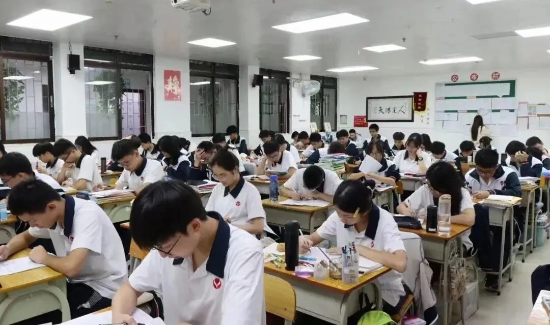 华兴港澳台联考学校学校素材