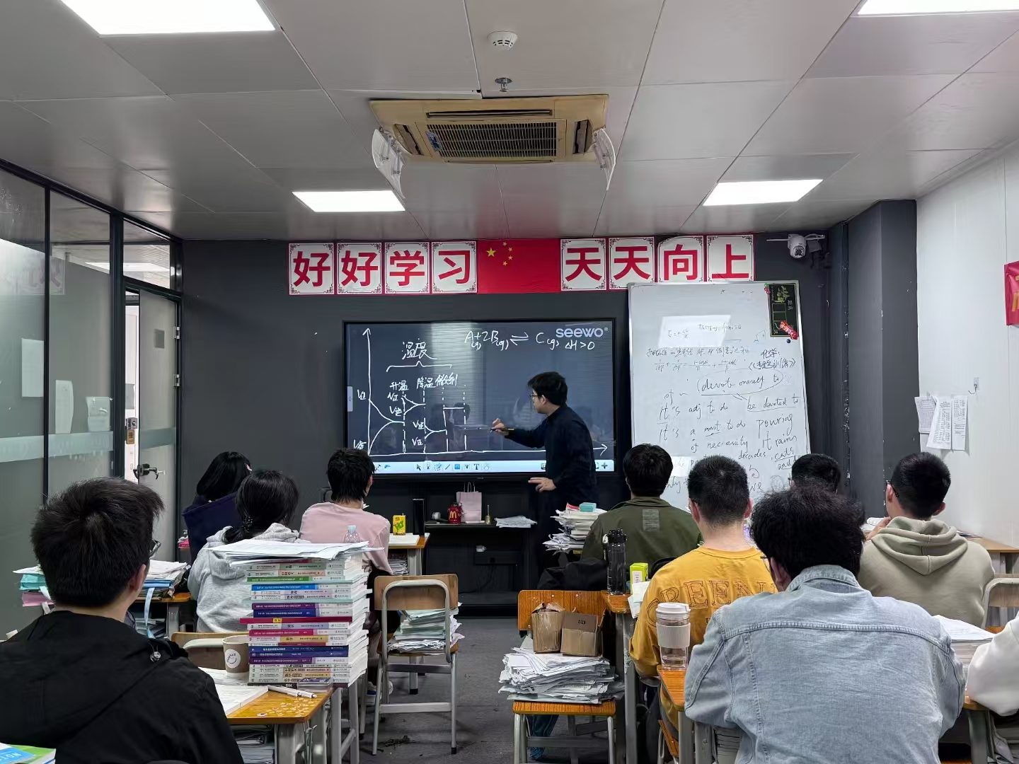 原暨南大学出版社联考班创始人创办：港澳台联考人数连涨6年：2026年还能轻松上名校吗？